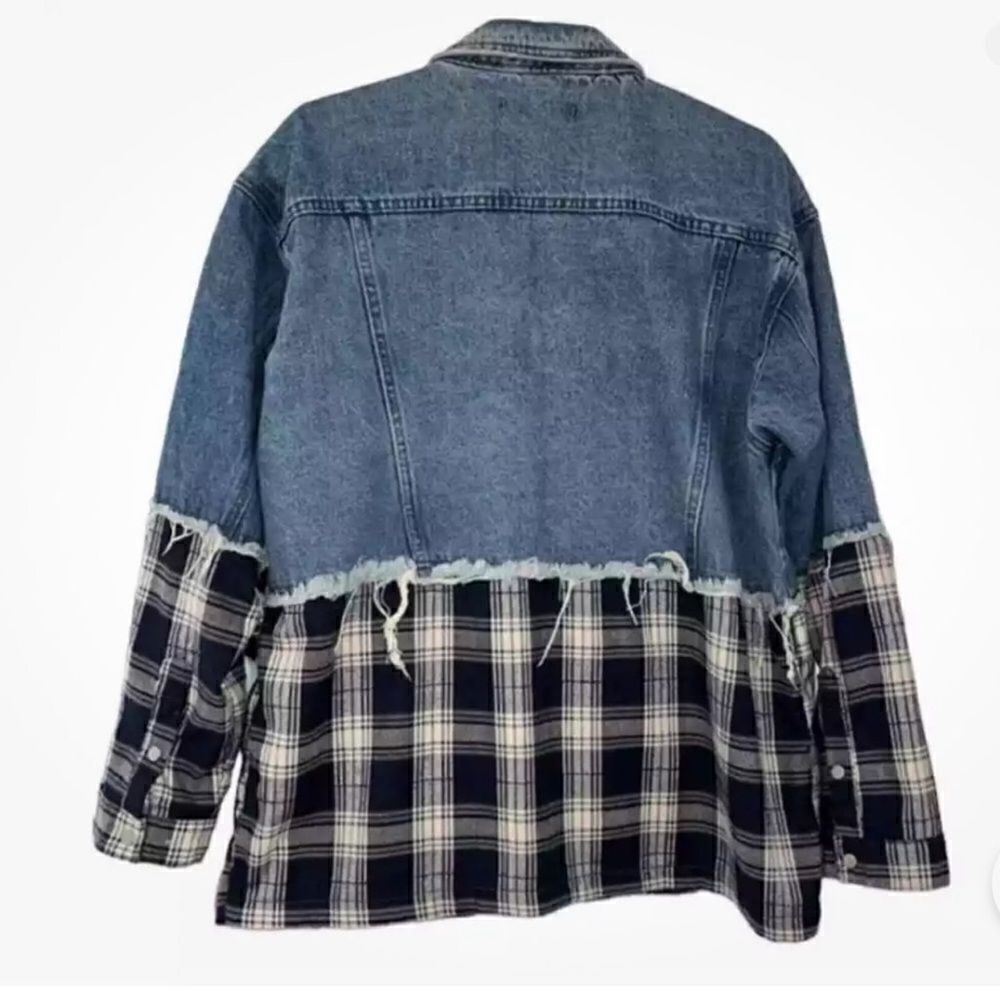 Misguided Oversized Blue Denim
Jacket(Size 6) - Picture 3 of 7